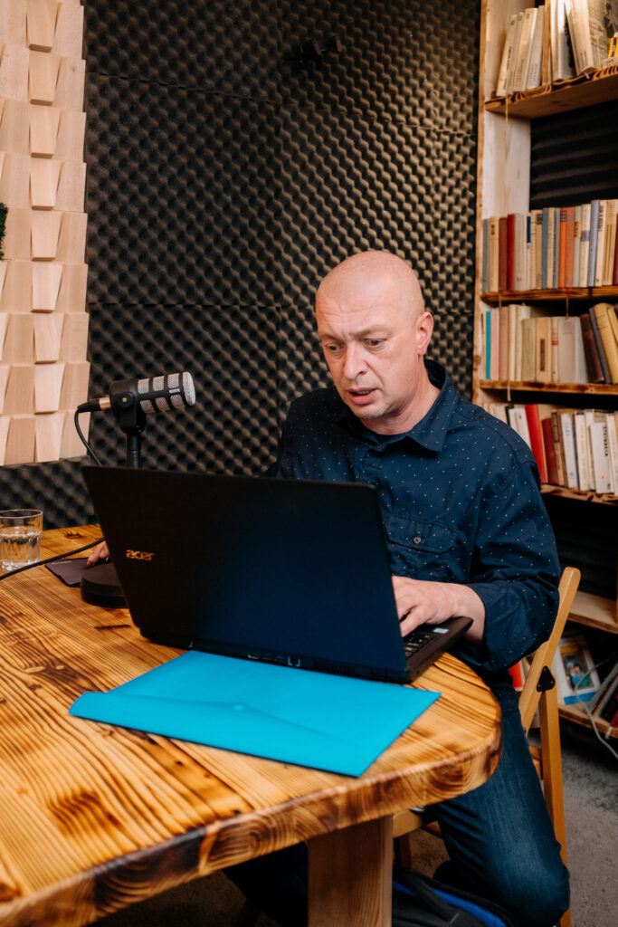 Nedělní hovory s umělou inteligencí o umělé inteligenci a o tom, jestli kvůli ní skutečně nebudou mít textaři, kreativci a programátoři co žrát Nedělní hovory s umělou inteligencí o umělé inteligenci a o tom, jestli kvůli ní skutečně nebudou mít textaři, kreativci a programátoři co žrát